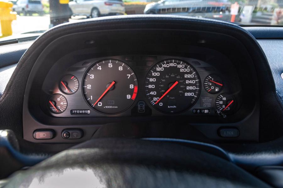 Панель приборов Acura NSX 1991 года  (фото 69 из 97)
